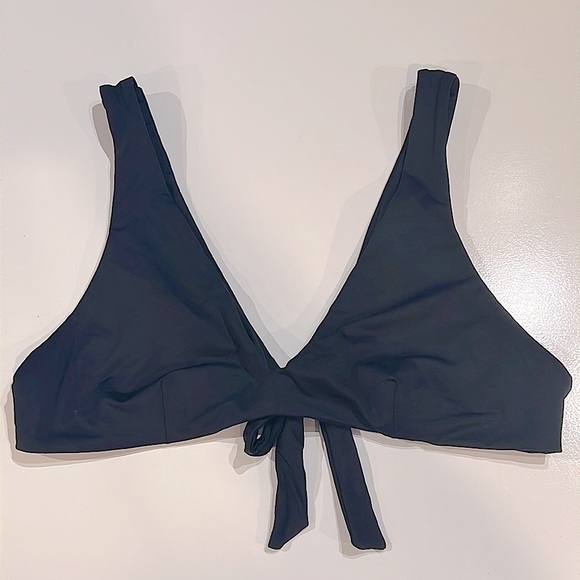 Volcom Simply Seamless Halter - Picture 4 of 11